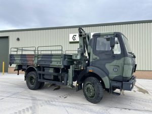 Mercedes 1017 4x4 Cargo Truck With Crane